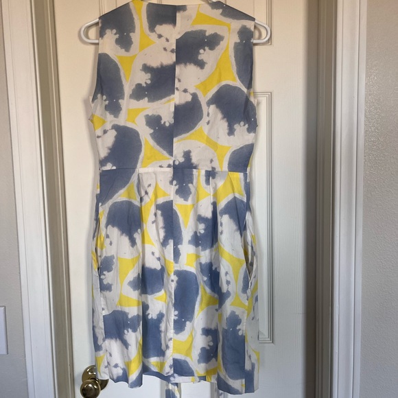 DIANE VON FURSTENBURG BLUE YELLOW AND WHITE WATERCOLOR COTTON WRAP DRESS SIZE 2 - Picture 3 of 10